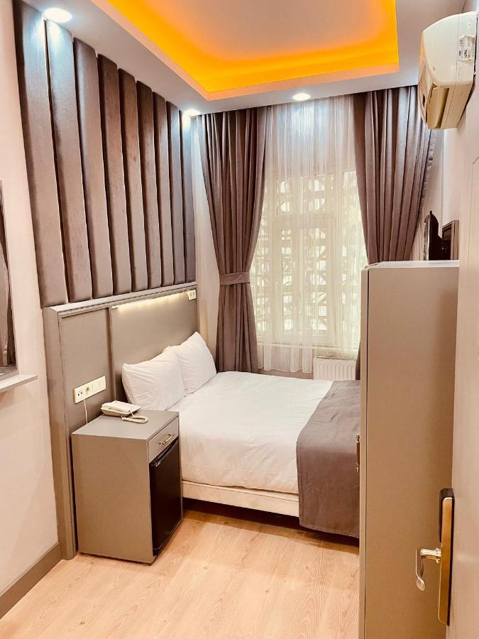 Crowned Plus Hotel Istanbul Eksteriør bilde