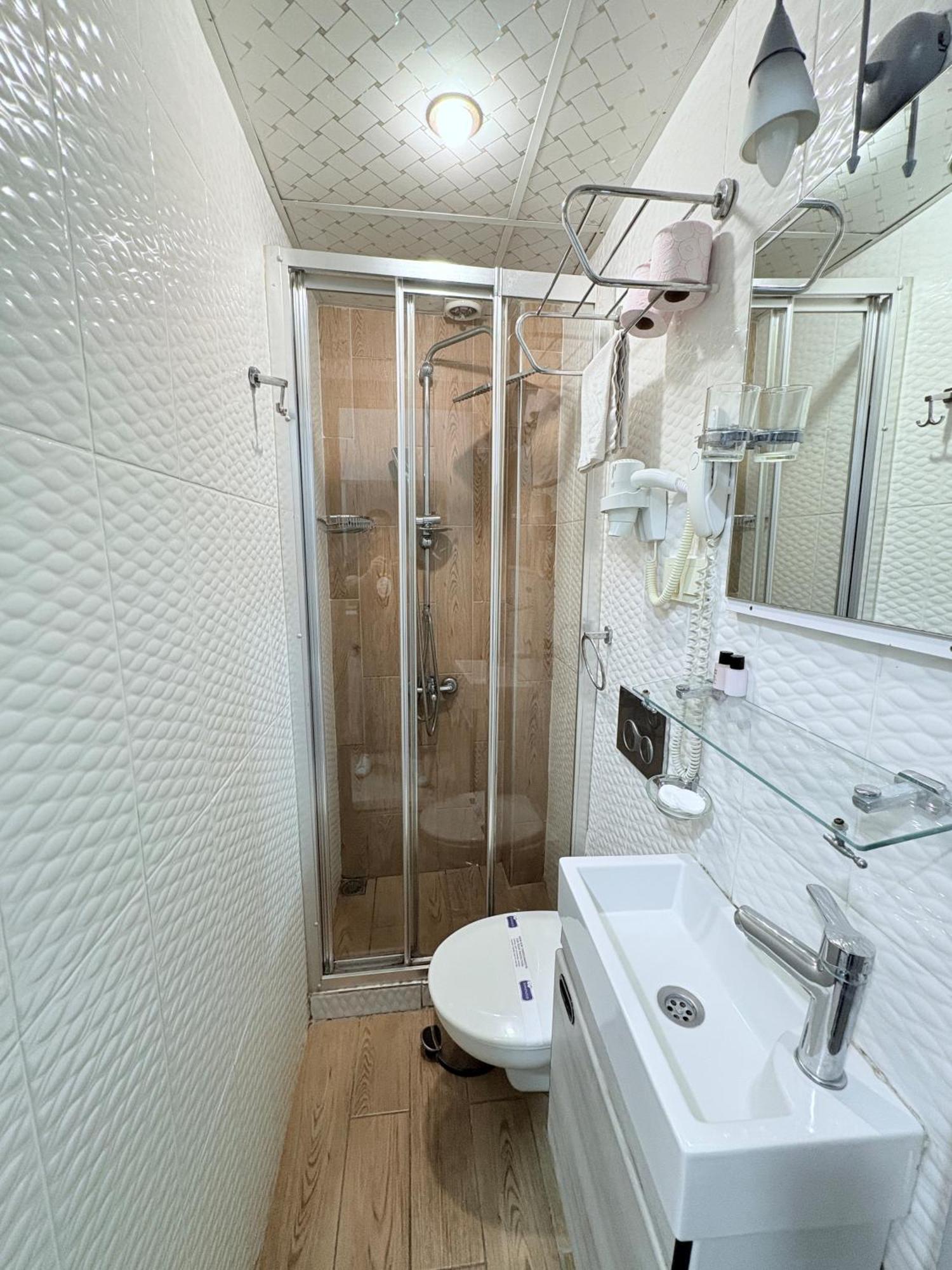 Crowned Plus Hotel Istanbul Eksteriør bilde